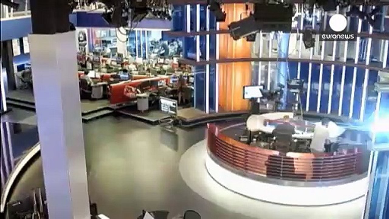 المفوضية الاوروبية ترغب بمراجعة عقود بعض محطات التلفزة التي يلزم اشتراك لمشاهدتها