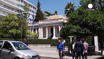 El respaldo al segundo paquete de reformas del Parlamento griego ahonda la brecha en el Gobierno