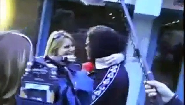 Gene Simmons gets called out by a fan (in sync)