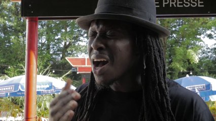 Paléo 2015 - Faada Freddy en session acoustique