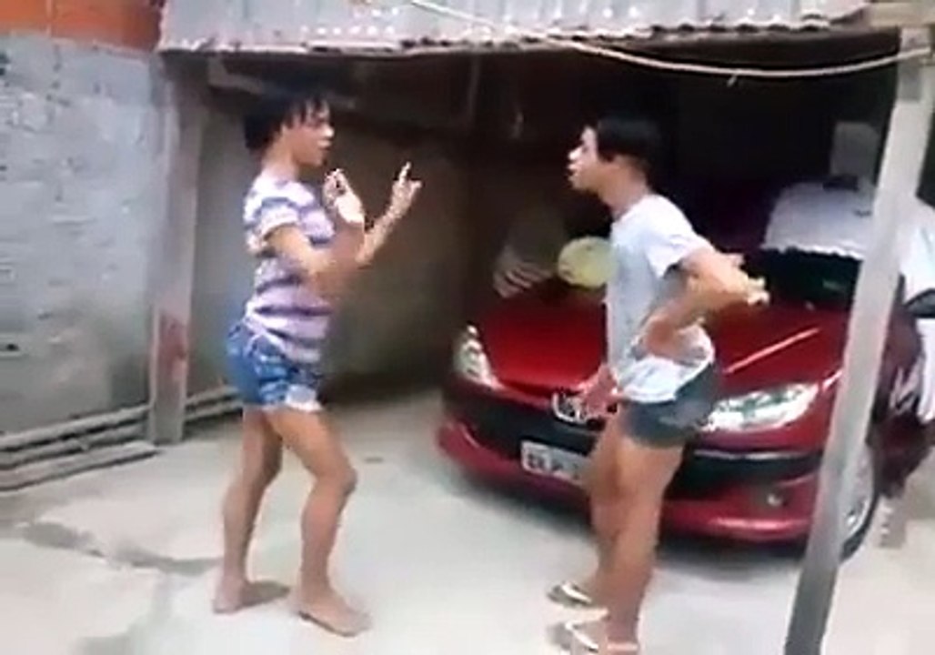عركة عالمية بن قطاطس منال عمارة ههههههههه