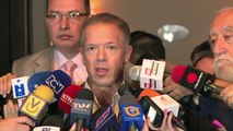Venezuela: senadores españoles visitan familiares de presos