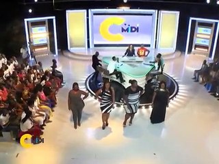 Défilé Awoulaba devant Espoir 2000 à C'Midi du 27 Mars 2015