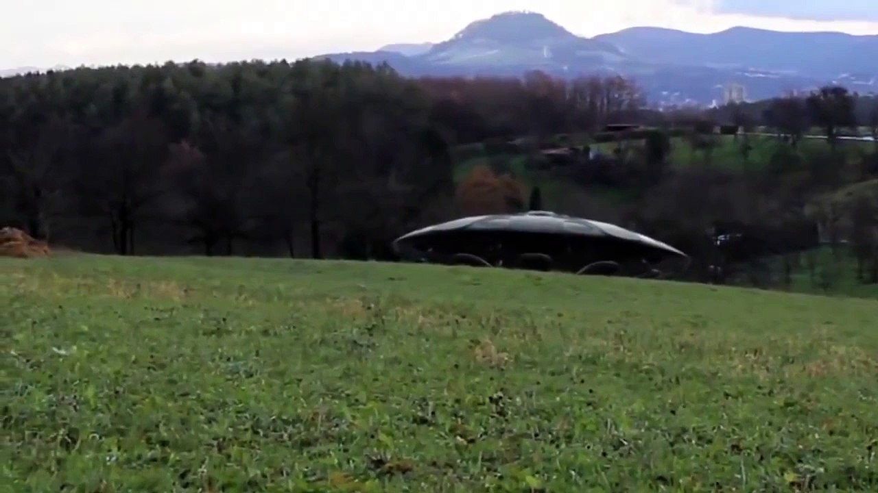 Supuesto OVNI y tripulantes grabado en Alemania. 6 de diciembre de 2013