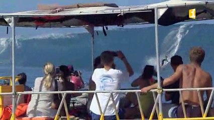 Session de surf exceptionnelle à Teahupoo - Mer 22 juillet 2015