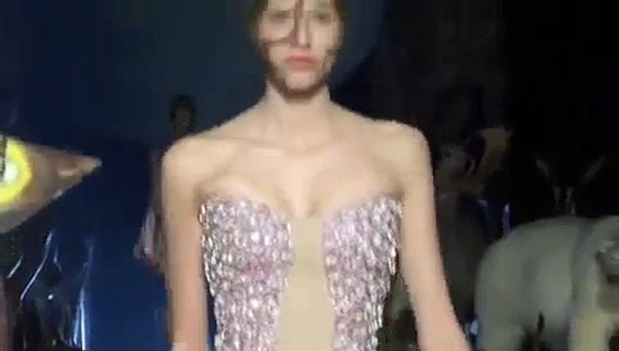 Alexander McQueen - Spring Summer 2009 Full Fashion Show.avi