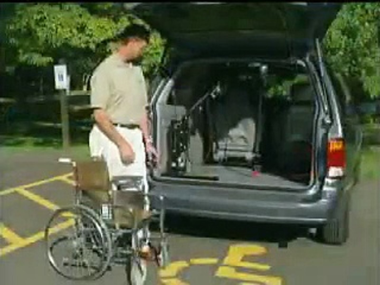 Bruno Wheelchair Lift AWL-150 - video Dailymotion