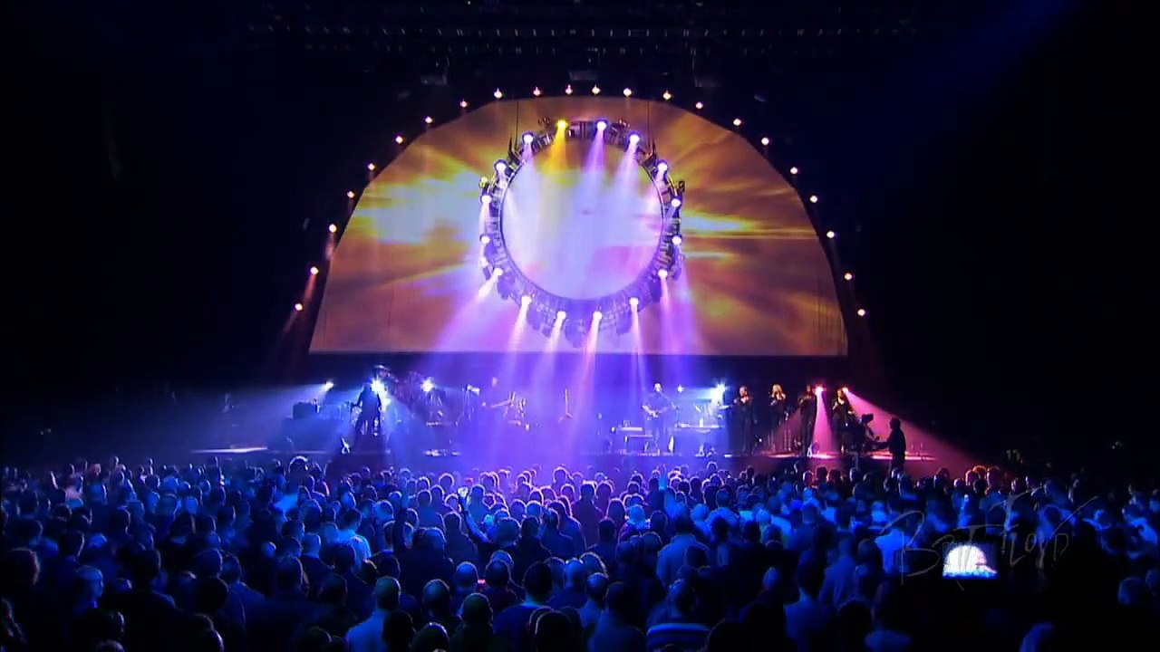 "Learning to Fly" performed by Brit Floyd - the Pink Floyd tribute show