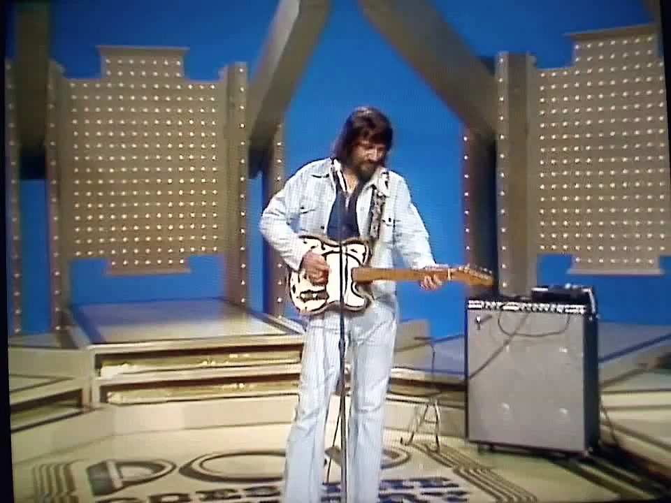 Waylon Jennings "Live" Ramblin Man