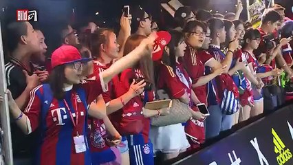 Selfie-Gott Thomas Müller - Bundesliga Bei Bild