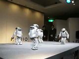 Dancing Japanese Robots