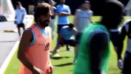 Pirlo'dan müthiş hareket!