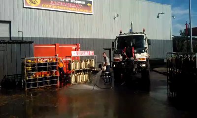 Intermarche Ludres : nettoyage après le passage des agriculteurs