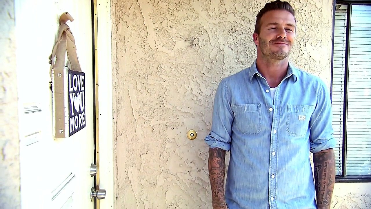 Knock Knock Live : David Beckham remet un chèque de 100.000 dollars à une famille