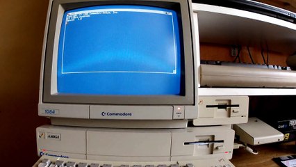 1986 Amiga 1000 booting