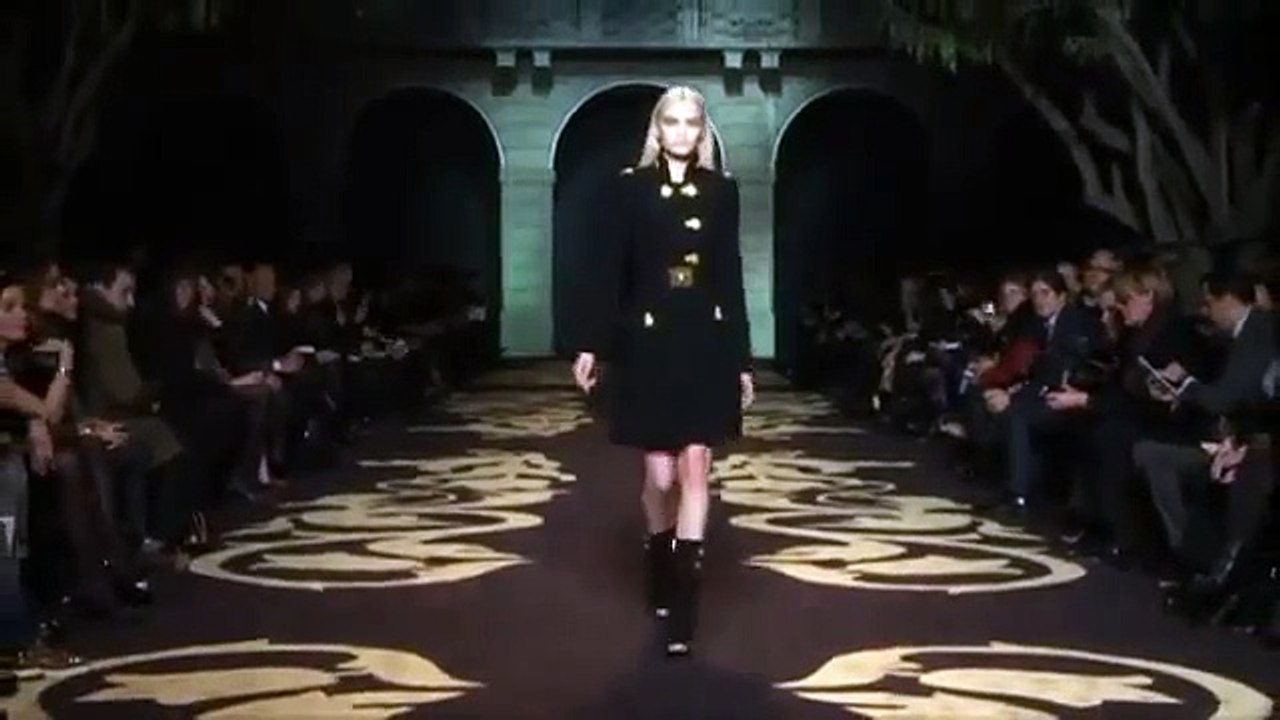 VERSACE - Fall / Winter 2011-2012 Full Fashion Show