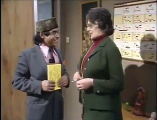 Mind Your Language Season 1 Episode 1 (  The First Lesson Eng Subs)