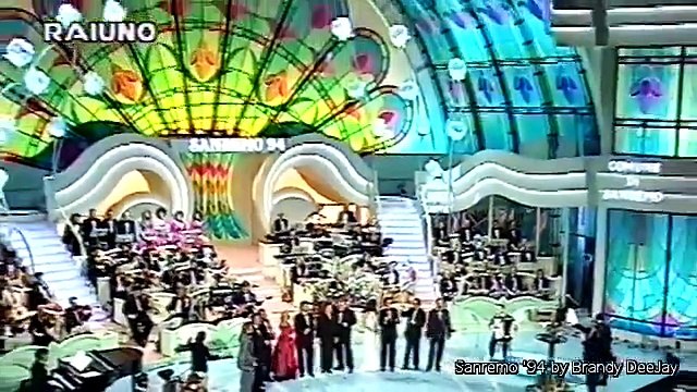 SQUADRA ITALIA - Una Vecchia Canzone Italiana (Sanremo 1994 - Seconda Esibizione - AUDIO HQ)
