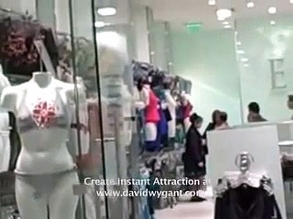 Picking Up Girls At The Mall: Watch What Does (And Does NOT) Work!