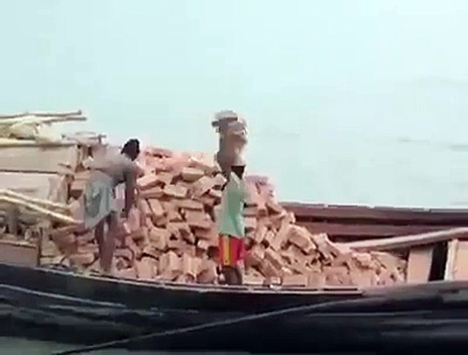 بچہ ہے یہ ٹریکٹر