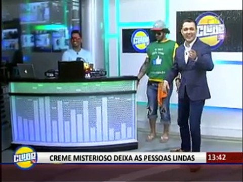 Creme misterioso deixa as pessoas lindas