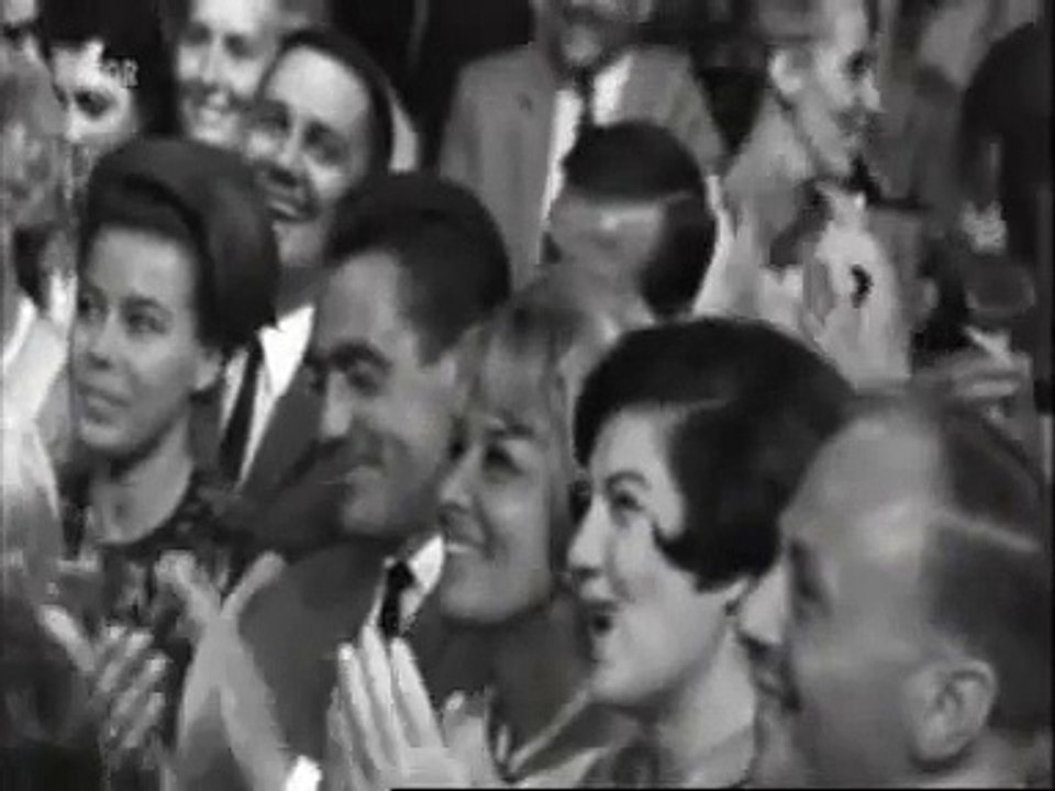 Dieter Hildebrandt & Hans Jürgen Dietrich - Eine Balade für Brotmaschine und Hundepfeife