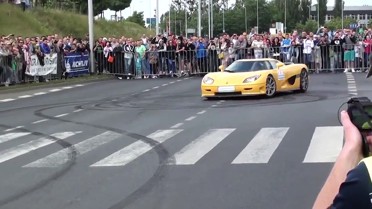 Koenigsegg CCR Crashes into Crowd @ Gran Turismo Polonia 2013