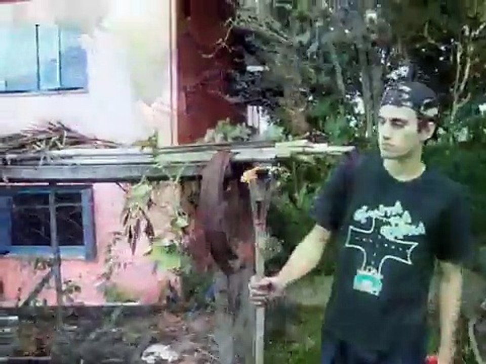 Scalco Cuspindo fogo
