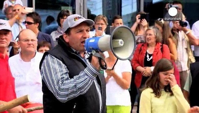 Молочные реки из-за эмбарго РФ разоряют фермеров ЕС