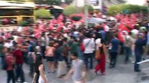 Kadıköy’de korsan gösteriye polis müdahalesi
