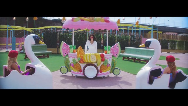 MARINA AND THE DIAMONDS - -BLUE- OFFICIAL VIDEO
