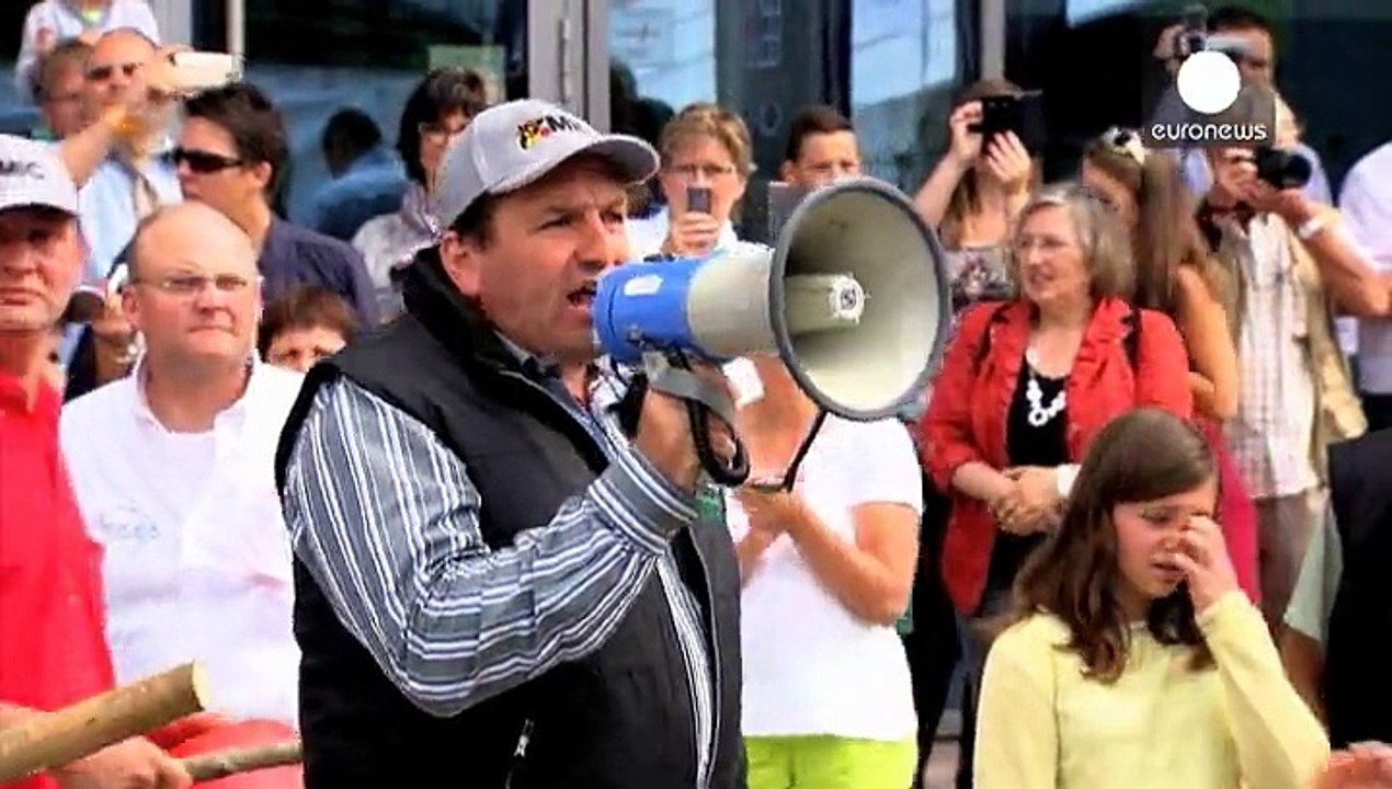 Belgian dairy farmers call for emergency milk quotas