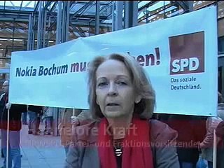 Hannelore Kraft vor der Belegschaftsversammlung Nokia Bochum