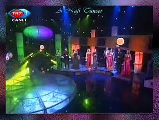 TÜRKÜLERLE SÜPER GECE KOROSU *Sendeki Kaşlar Bende De Olaydı Vay*