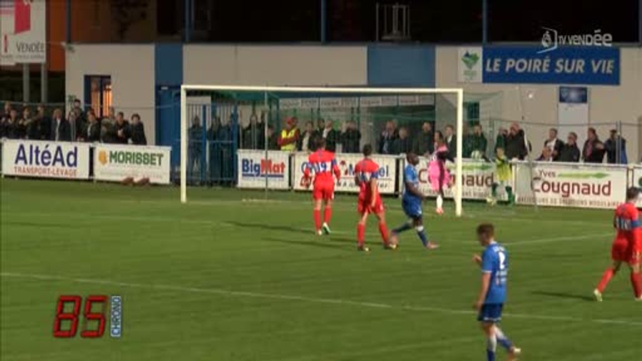 Football. National : Le Poiré sur Vie vs Fréjus (2-2)