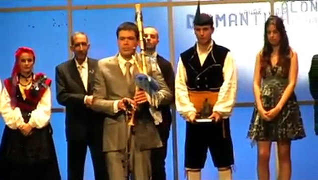 JOSE ANGEL HEVIA - ASTURIAS PATRIA QUERIDA. CON UNA MINI GAITA