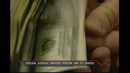 Dólar volta a subir e atinge maior valor em 12 anos