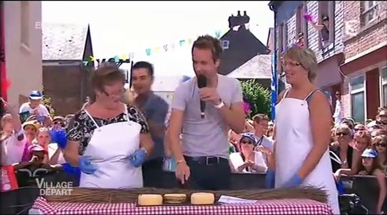 Grichka et Igor Bogdanov.  Vi      Dé    . 2015 07 10  12h55m  Livarot (Normandie)