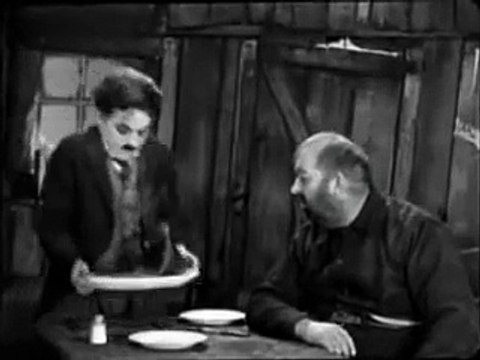 شارلى شابلن Charlie Chaplin مشهد من فيلم the gold rush