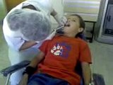 janleque na dentista, arrancando 2 dentes