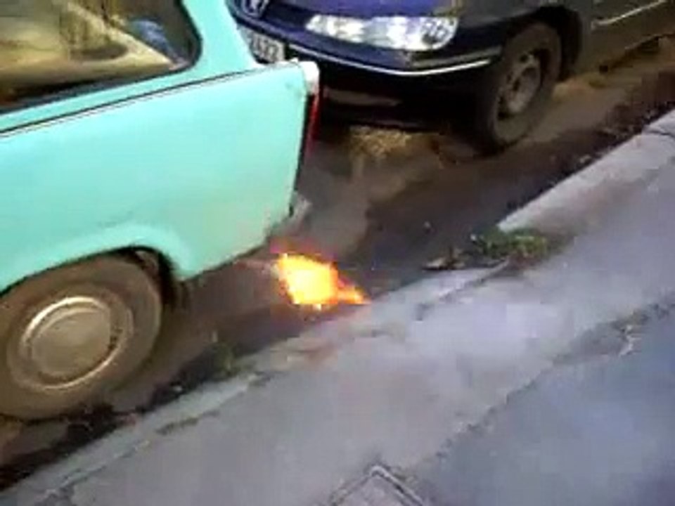 Trabant Auspuff Feuer