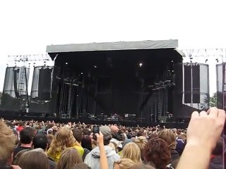 Red Hot Chili Peppers' pre-act Mickey Avalon FOODFIGHT!