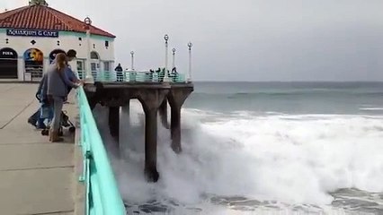 Rogue Wave on the Manhattan Beach Pier