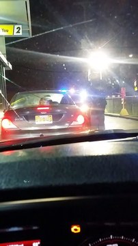 Arrestation de jeune femme ivre au drive du McDonald's
