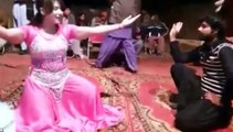 Beautiful Girl Live Dance In Shadi Program On Mara Hovay Yar Gila Nai Kareenda Song