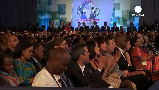 Obama in Kenya: L'Africa corre e io sono fiero di voi . A Nairobi commemorazione per l'attentato all'ambasciata USA nel '98