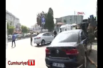 Okmeydanı'nda polise silahlı saldırı: 2 Yaralı