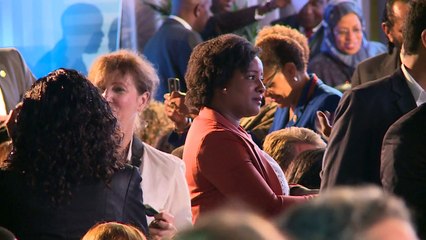Obama kicks off Kenyan visit with joke about his roots