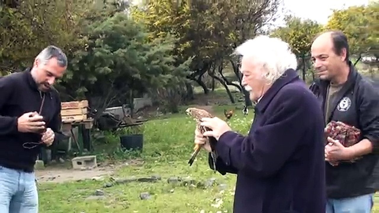 Ο ΜΑΝΩΛΗΣ ΓΛΕΖΟΣ ΣΤΗΝ ΑΛΚΥΟΝΗ ΤΗΣ ΠΑΡΟΣ