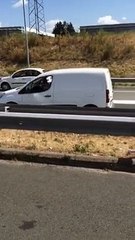 Des automobilistes prennent un sens interdit à lyon pour eviter les bouchons